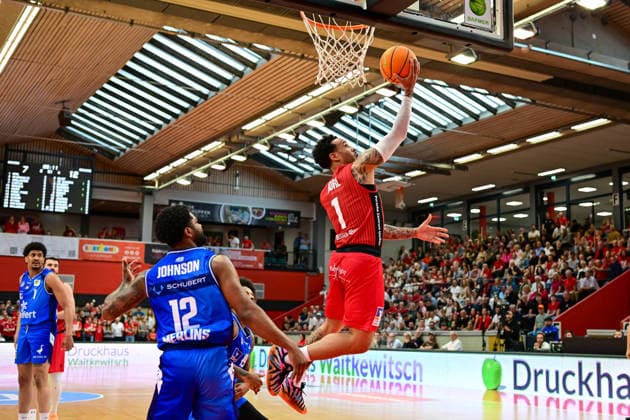 Xavier Johnson, Daniel Norl 2 Bundesliga Pro A, Play Off Game 2, quarter final, 46ers, Basketball, Basketball season 2025 2026, BBL, Germany, Gießen 46ers Hakro Merlins Crailsheim, Gießen in red, Men, Crailsheim in blue