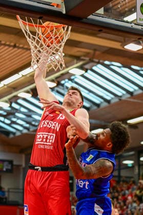 Jonathan Maier, Vincent Shahid 2 Bundesliga Pro A, Play Off Game 2, quarter final, 46ers, Basketball, Basketball season 2025 2026, BBL, Germany, Gießen 46ers Hakro Merlins Crailsheim, Gießen in red, Men, Crailsheim in blue