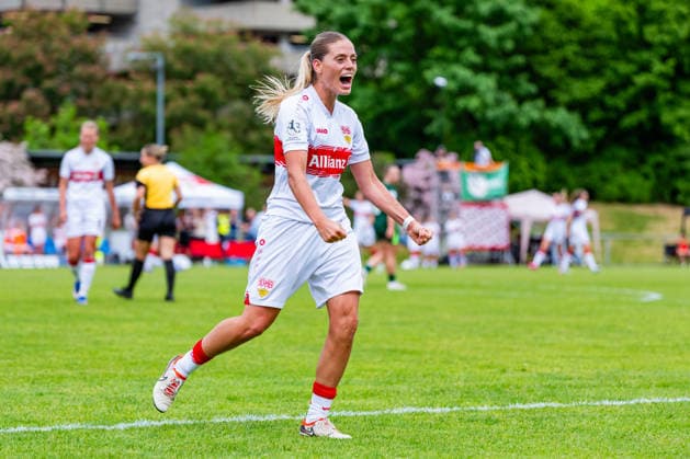2 Womens Bundesliga VfB Stuttgart vs Vfl Wolfsburg II 10 05 2026 Stuttgart, GERMANY 10 May 2026 Dafina Redzepi VfB Stuttgart, 7 celebrating after her 4 2 goal during the match between VfB Stuttgart and Vfl Wolfsburg II on matchday 25 of the 2 Womens Bundesliga at the PSV Stuttgart sports ground Copyright: xBEAUTIFULxSPORTS Steinx