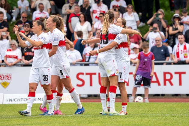 Goal and cheer by Dafina Redzepi VFB Stuttgart Women, 07 , cheers with Nicole Billa VFB Stuttgart Women, 26 and Maximiliane Rall VFB Stuttgart Women, 08 and GER, VfB Stuttgart Women vs VfL Wolfsburg II, Football, 2 Womens Bundesliga, Matchday 25, Season 2025 2026, 10 085 2026, GER, VfB Stuttgart Women vs VfL Wolfsburg II, Football, 2 Womens Bundesliga, Matchday 25, Season 2025 2026, 10 085 2026, Stuttgart Copyright: xEibner-Pressefoto EdwardxCheungx EP_ECG