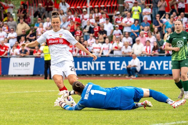 Nicole Billa VFB Stuttgart Women, 26 , Caroline Cordes VfL Wolfsburg II Women, 01 , GER, VfB Stuttgart Women vs VfL Wolfsburg II, Football, 2 Womens Bundesliga, 25 Matchday, Season 2025 2026, 10 085 2026, GER, VfB Stuttgart Women vs VfL Wolfsburg II, Football, 2 Womens Bundesliga, 25 Matchday, Season 2025 2026, 10 085 2026, Stuttgart Copyright: xEibner-Pressefoto EdwardxCheungx EP_ECG