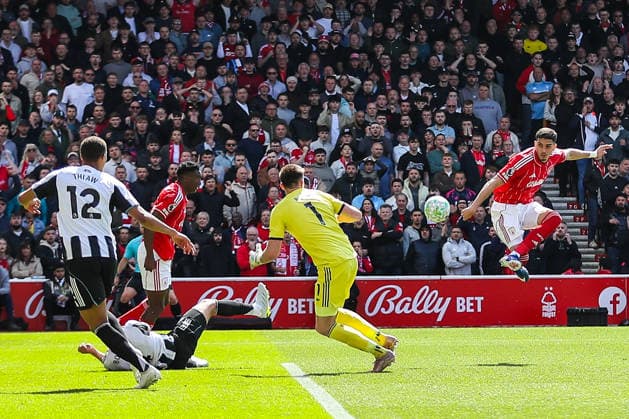 Nottingham Forest v Newcastle United, Premier League Jair Cunha Of Nottingham Forest shoots at goal during the Nottingham Forest v Newcastle United Premier League match at the City Ground, West Bridgford, England on 10 May 2026 Credit: Lee Keuneke Every Second Media Editorial use only. All images are copyright Every Second Media Limited. No images may be reproduced without prior permission. All rights reserved. Premier League and Football League images are subject to licensing agreements with Football DataCo Limited. see https: www.football-dataco.com Copyright: xIMAGO EveryxSecondxMediax ESM-1980-0067 LeexKeunekex xEveryxSecondxMediax