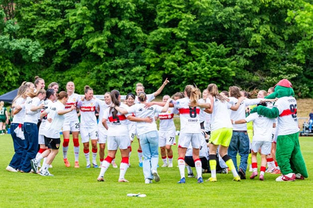 2 Womens Bundesliga VfB Stuttgart vs Vfl Wolfsburg II 10 05 2026 Stuttgart, GERMANY 10 May 2026 The VfB Stuttgart team celebrating after the match between VfB Stuttgart and Vfl Wolfsburg II on matchday 25 of the 2 Womens Bundesliga at the PSV Stuttgart sports ground Copyright: xBEAUTIFULxSPORTS Steinx