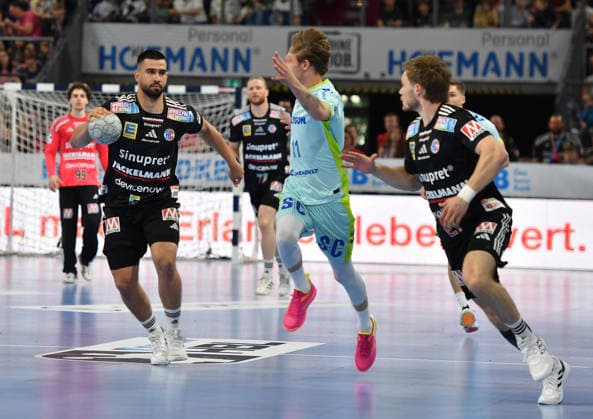 10 05 2026 Handball 1 Bundesliga DAIKIN HBL Season 2025 2026 31 Matchday HC Erlangen Metropolregion Nürnberg HCE VfL Gummersbach OGo xogox Milos Kos 5, HC Erlangen HCE Mathis Häseler Haeseler 11, VfL Gummersbach