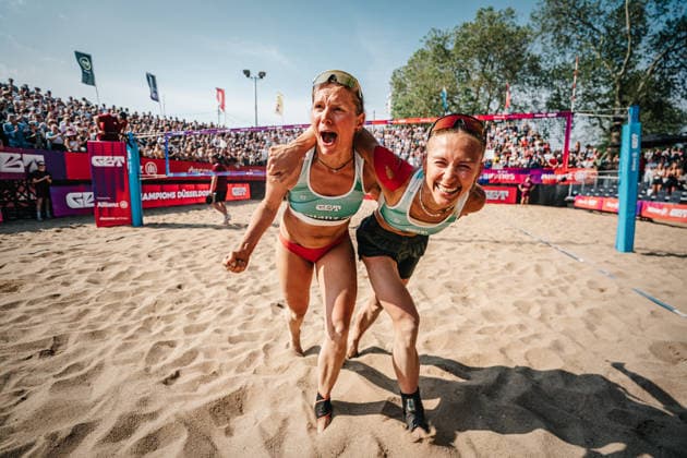 Beach volleyball women Allianz German Beach Tour 2026 Tourstop Düsseldorf 10 05 2026 f l Kim van de Velde and Paula Schürholz win the tournament in Düsseldorf and cheer Düsseldorf Robert Lehr Ufer Nordrhein Westfalen Germany