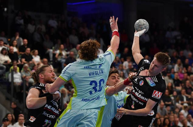 10 05 2026 Handball 1 Bundesliga DAIKIN HBL Season 2025 2026 31 Matchday HC Erlangen Metropolregion Nürnberg HCE VfL Gummersbach OGo xogox Tom Kiesler 30, VfL Gummersbach Sander Andreassen Overjordet 8, HC Erlangen HCE