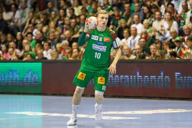 10 05 2026, xgox, Handball Daikin HBL SC Magdeburg Handball Sport Verein Hamburg emspor, v l Gisli Thorgeir Kristjansson Magdeburg, 10 am Ball, plays the ball Magdeburg