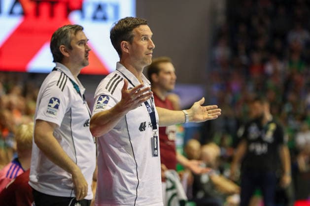 10 05 2026, xgox, Handball Daikin HBL SC Magdeburg Handball Sport Verein Hamburg emspor, v l Torsten Jansen Hamburg, Trainer Reklamiert, complains, scolds Magdeburg