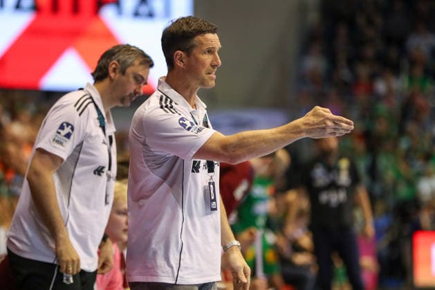 10 05 2026, xgox, Handball Daikin HBL SC Magdeburg Handball Sport Verein Hamburg emspor, v l Torsten Jansen Hamburg, Trainer Reklamiert, complains, scolds Magdeburg