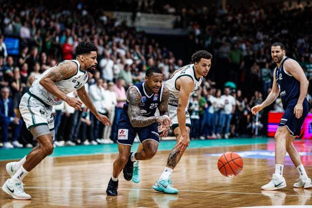Charles Callison MBC Syntainics in a duel with Urald King Gladiators Trier and Nolan Adekunle Gladiators Trier , Vet Concept Gladiators Trier vs MBC Syntainics, Basketball, easyCredit BBL, Matchday 34, Season 2025 2026, 10 05 2026 Vet Concept Gladiators Trier vs MBC Syntainics, Basketball, easyCredit BBL, Matchday 34, Season 2025 2026, 10 05 2026 Copyright: xEibner-Pressefoto AlexanderxNeisx EP_ANS