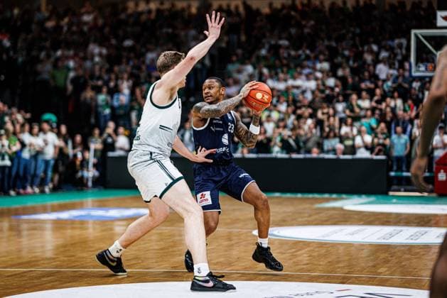 Charles Callison MBC Syntainics in a duel with Marco Hollersbacher Gladiators Trier , Vet Concept Gladiators Trier vs MBC Syntainics, Basketball, easyCredit BBL, Matchday 34, Season 2025 2026, 10 05 2026 Vet Concept Gladiators Trier vs MBC Syntainics, Basketball, easyCredit BBL, Matchday 34, Season 2025 2026, 10 05 2026 Copyright: xEibner-Pressefoto AlexanderxNeisx EP_ANS