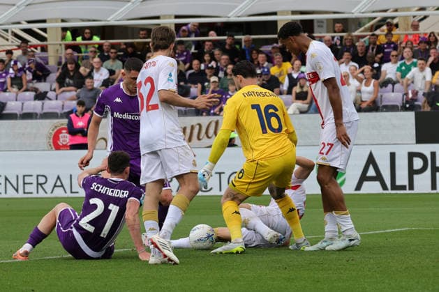 ACF Fiorentina v Genoa CFC - Campionato Serie A Robin Gosens of ACF Fiorentina in action during the Italian Serie A football match between ACF Fiorentina and Genoa CFC, on May 11 ,2026 at the Artemio-Franchi stadium in Florence. Firenze FI Italy  Copyright: xAndreaxMartinix originalFilename:martini-acffiore260510_npVA5.jpg