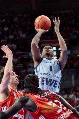 German Basketball Bundesliga BBL , FC Bayern Munich Basketball vs EWE BASKETS Oldenburg, Munich FC Bayern Basketball, Oldenburg EWE BASKETS, 2026 05 10 in Munich BMW Park LOFTON Kyle EWE BASKETS Oldenburg Point Guard PG Nr0 OLD0 , JESSUP Justinian FC Bayern Munich Basketball Shooting Guard SG Nr10 FCBB10 , GABRIEL Wenyen FC Bayern Munich Basketball Center C Nr32 FCBB32 sportworld Munich BMW Park Bayern Germany