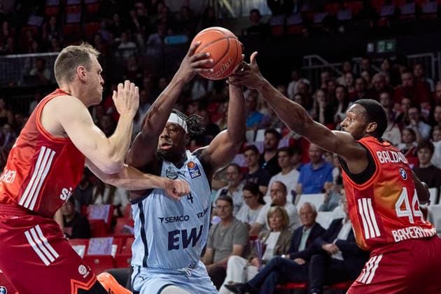 German Basketball Bundesliga BBL , FC Bayern Munich Basketball vs EWE BASKETS Oldenburg, Munich FC Bayern Basketball, Oldenburg EWE BASKETS, 2026 05 10 in Munich BMW Park FOBBS Brian EWE BASKETS Oldenburg Shooting Guard SG Nr4 OLD4 , VOIGTMANN Johannes FC Bayern Munich Basketball Center C Nr7 FCBB7 , BALDWIN Kamar FC Bayern Munich Basketball Point Guard PG Nr44 FCBB44 sportworld Munich BMW Park Bayern Germany
