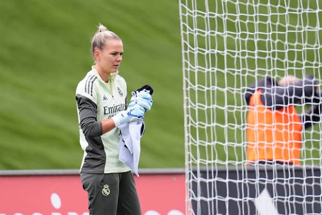 May 10, 2026, Valdebebas, Madrid, Spain: Merle Frohms of Real Madrid looks on during the Spanish Women League, Liga F, football match played between Real Madrid and Atletico De Madrid at Alfredo Di Stefano stadium on May 10, 2026, in Valdebebas, Madrid, Spain. Valdebebas Spain - ZUMAa181 20260510_zaa_a181_004 Copyright: xDennisxAgyemanx
