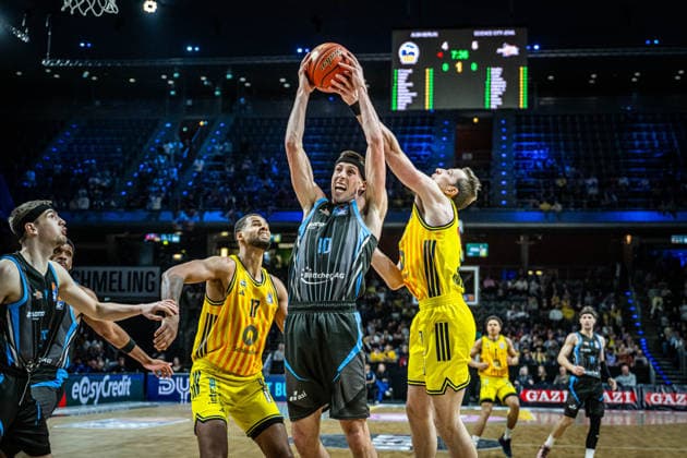 Basketball Berlin 10 05 2026 Season 2025 2026 EasyCredit BBL 1 Bundesliga Men, Men Alba Berlin Science City Jena Joe Wieskamp Jena, No 10