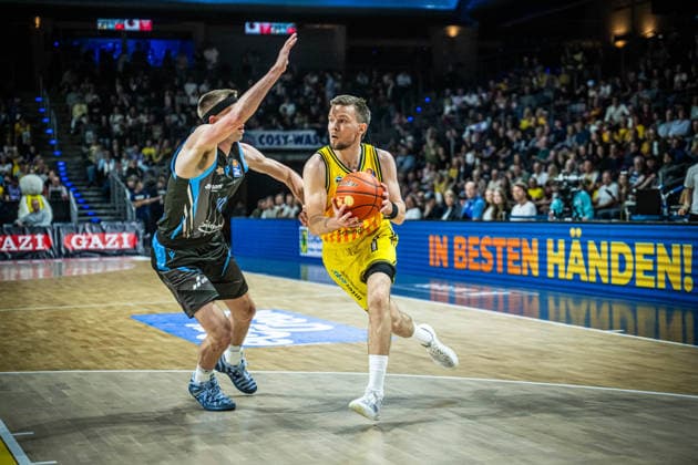 Basketball Berlin 10 05 2026 Season 2025 2026 EasyCredit BBL 1 Bundesliga Men, Men Alba Berlin Science City Jena Martin Hermannsson Alba Berlin, No 15 Joe Wieskamp Jena, No 10