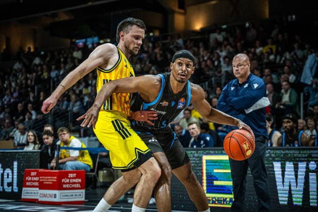 Basketball Berlin 10 05 2026 Season 2025 2026 EasyCredit BBL 1 Bundesliga Men, Men Alba Berlin Science City Jena Chris Carter Jena, No 05 Martin Hermannsson Alba Berlin, No 15
