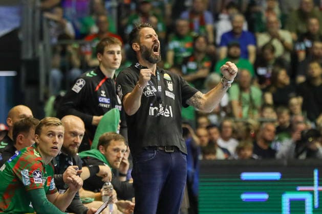 10 05 2026, xgox, Handball Daikin HBL SC Magdeburg Handball Sport Verein Hamburg emspor, v l Bennet Wiegert Magdeburg, coach jubilation, goal celebration, celebrate the goal, celebration Magdeburg