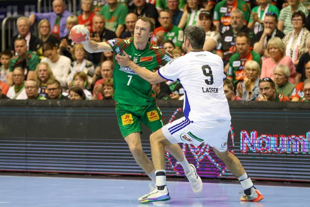10 05 2026, xgox, Handball Daikin HBL SC Magdeburg Handball Sport Verein Hamburg emspor, v l Felix Claar Magdeburg, 7 , Jacob Arenth Lassen Hamburg, 9 duel, duel, fight, tackle Magdeburg