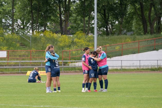 10 05 2026, Football, 2 Womens Bundesliga, 2025 2026, Matchday 25, SG 99 Andernach SC Sand Tears and sadness among the players of SC Sand, after the draw SC Sand has slipped to 3rd place non-promotion place Andernach Stadium Rhineland-Palatinate Germany