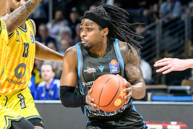 v l Uchenna Iroegbu 01, Science City Jena , GER, Berlin, Basketball, Alba Berlin vs Science City Jena, in the Max Schmeling Halle , BBL, 10 5 2026 Copyright: HMBxMedia UwexKoch