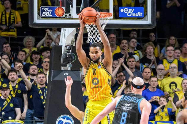 v l Norris Agbakoko Alba 17 , GER, Berlin, Basketball, Alba Berlin vs Science City Jena, in the Max Schmeling Halle , BBL, 10 5 2026 Copyright: HMBxMedia UwexKoch