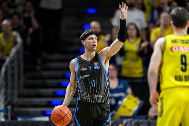 v l Jack Pagenkopf 11, Science City Jena , shows move, GER, Berlin, Basketball, Alba Berlin vs Science City Jena, in the Max Schmeling Halle , BBL, 10 5 2026 Copyright: HMBxMedia UwexKoch