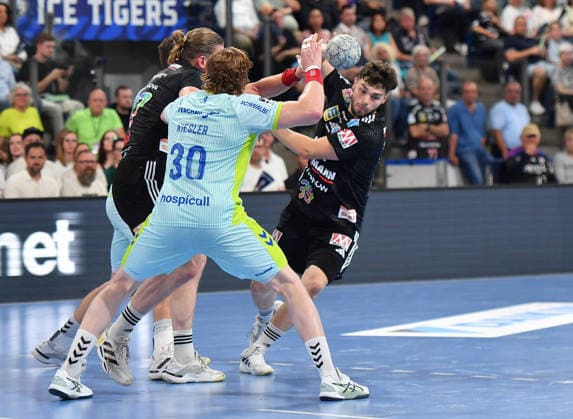 10 05 2026 Handball 1 Bundesliga DAIKIN HBL Season 2025 2026 31 Matchday HC Erlangen Metropolregion Nürnberg HCE VfL Gummersbach OGo xogox Tom Kiesler 30, VfL Gummersbach Tobias Buck 39, HC Erlangen HCE