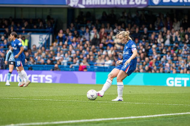 Erin Cuthbert (8 Chelsea) in action during the Adobe Women?s FA Cup Semi-Final match between Chelsea and Manchester City (Photo by Emily Bittarello SPP). Copyright: xEmilyxBittarellox xSPPx Sportspressphoto_SPR143883