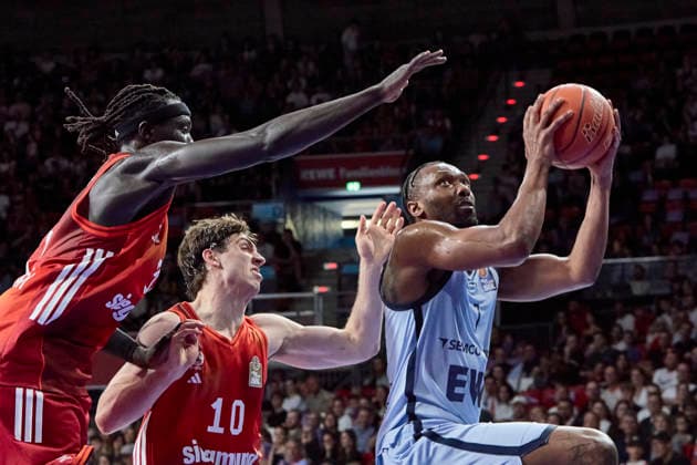 German Basketball Bundesliga BBL , FC Bayern Munich Basketball vs EWE BASKETS Oldenburg, Munich FC Bayern Basketball, Oldenburg EWE BASKETS, 2026 05 10 in Munich BMW Park TUCKER Dakarai EWE BASKETS Oldenburg Small Forward SF Nr7 OLD7 , JESSUP Justinian FC Bayern Munich Basketball Shooting Guard SG Nr10 FCBB10 , GABRIEL Wenyen FC Bayern Munich Basketball Center C Nr32 FCBB32 sportworld Munich BMW Park Bayern Germany