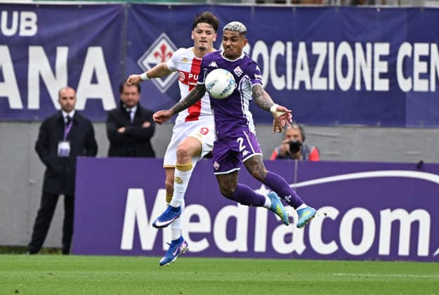 May 10, 2026, Florence, Italy: Genoa s forward Vitinha (L) in action against Fiorentina s defender Dodo (R) during the Italian serie A soccer match ACF Fiorentina vs Genoa FC at Artemio Franchi Stadium in Florence, Italy, 10 May 2026.ANSA CLAUDIO GIOVANNINI. ACF Fiorentina Vs Genoa FC  - ZUMAa110 20260510_zaf_a110_040 Copyright: xClaudioxGiovanninix