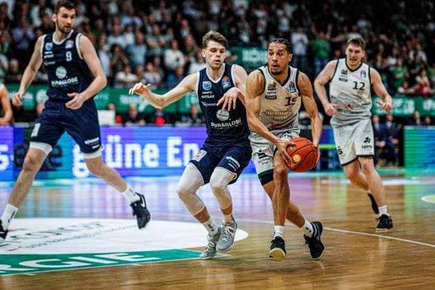 Jordan Roland Gladiators Trier in a duel with Perttu Blomgren MBC Syntainics Perttu Blomgren MBC Syntainics , Vet Concept Gladiators Trier vs MBC Syntainics, Basketball, easyCredit BBL, Matchday 34, Season 2025 2026, 10 05 2026 Vet Concept Gladiators Trier vs MBC Syntainics, Basketball, easyCredit BBL, Matchday 34, Season 2025 2026, 10 05 2026 Copyright: xEibner-Pressefoto AlexanderxNeisx EP_ANS