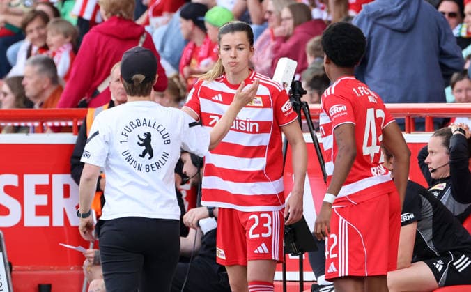 Coach Ailien Poese, substitutes Nele Bauereisen, Naika Reissner Sport Football Soccer 1 Bundesliga Women Women 25 Matchday Season 2025 2026 10 05 2026 1 FC Union Berlin vs TSG Hoffenheim DFL regulations prohibit any use of photographs as image sequences and or quasi video
