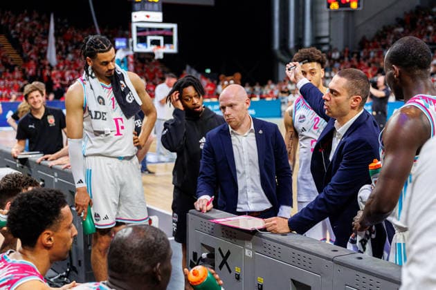 Marko Stankovic Telekom Baskets Bonn, Coach , Timeout, BMA365 Bamberg Baskets vs Telekom Baskets Bonn, Basketball, easyCredit BBL, Matchday 34, 10 05 2026 BMA365 Bamberg Baskets vs Telekom Baskets Bonn, Basketball, easyCredit BBL, Matchday 34, 10 05 2026 Bamberg Copyright: xEibner-Pressefoto G.xSantemizx EP_EER