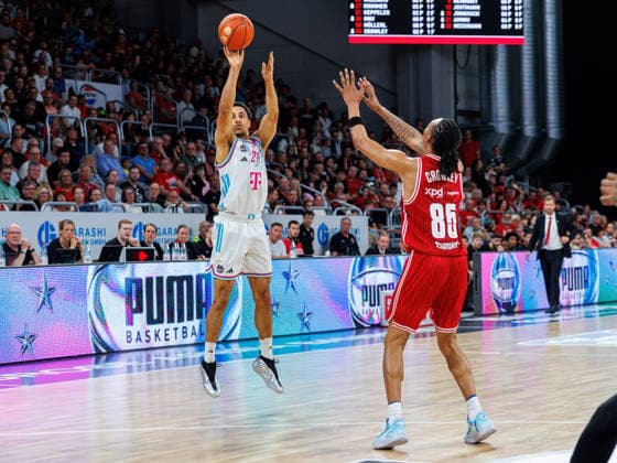 Joel Aminu Telekom Baskets Bonn, 21 , Austin Crowley BMA365 Bamberg Baskets, 85 , BMA365 Bamberg Baskets vs Telekom Baskets Bonn, Basketball, easyCredit BBL, Matchday 34, 10 05 2026 BMA365 Bamberg Baskets vs Telekom Baskets Bonn, Basketball, easyCredit BBL, Matchday 34, 10 05 2026 Bamberg Copyright: xEibner-Pressefoto G.xSantemizx EP_EER