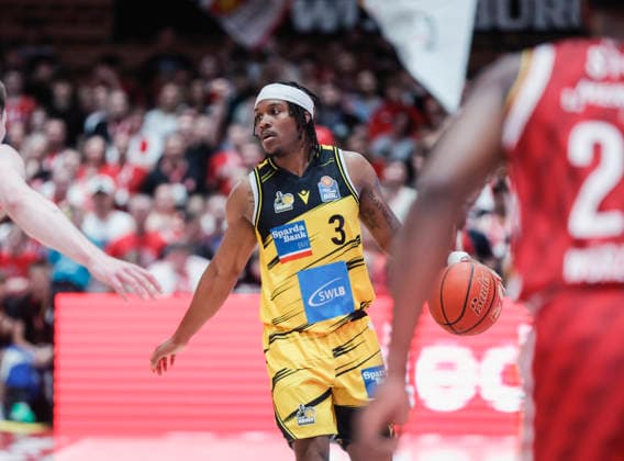 In the picture Stefan Smith MHP RIESEN Ludwigsburg, 3 on the ball 10 05 2026, Basketball, Fitness First Wuerzburg Baskets vs MHP Riesen Ludwigsburg, easyCredit BBL, 34 Matchday, Germany, 97072, tectake Arena Wuerzburg, Copyright: HMBxMedia xJulienxBecker