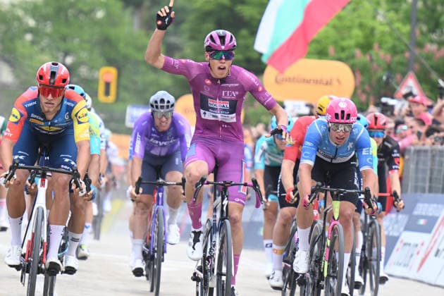 10-05-2026 Giro D italia; Tappa 03 Plovdiv - Sofia; 2026, Soudal - Quick Step; 2026, Lidl - Trek; 2026, Ef Education - Easypost; Magnier, Paul; Milan, Jonathan; Mihkels, Madis; Sofia; 