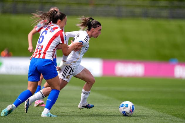 May 10, 2026, Valdebebas, Madrid, Spain: Eva Navarro of Real Madrid and Vilde Boe Risa of Atletico Madrid compete for the ball during the Spanish Women League, Liga F, football match played between Real Madrid and Atletico De Madrid at Alfredo Di Stefano stadium on May 10, 2026, in Valdebebas, Madrid, Spain. Valdebebas Spain - ZUMAa181 20260510_zaa_a181_043 Copyright: xDennisxAgyemanx