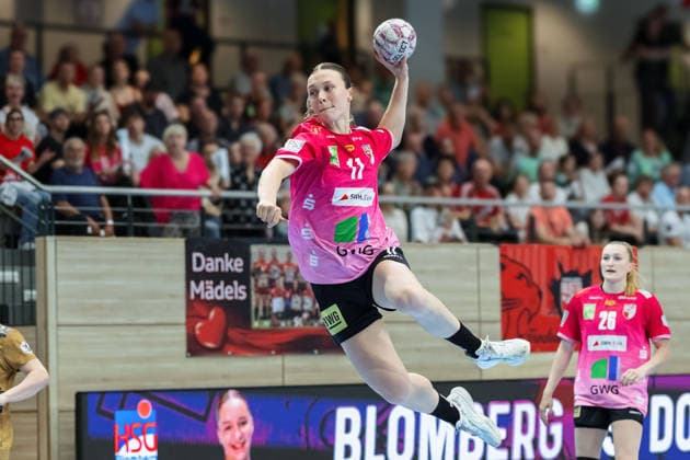 Emma Hertha Halle, 17 , Counterattack, SV Union Halle Neustadt vs Buxtehuder SV, Handball Bundesliga Frauen, Play Offs 5 11 Matchday 4, Season 2025 26, 10 05 2026 Halle SWH Arena Sachsen Anhalt Germany