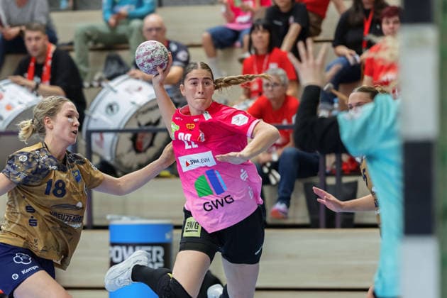 Johanna Andresen BSV, 18 , Tabea Wipper Halle, 22 , SV Union Halle Neustadt vs Buxtehuder SV, Handball Bundesliga Frauen, Play Offs 5 11 Matchday 4, Season 2025 26, 10 05 2026 Halle SWH Arena Sachsen Anhalt Germany