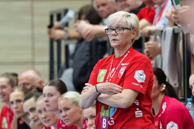 Coach Ines Seidler Halle , SV Union Halle Neustadt vs Buxtehuder SV, Handball Bundesliga Women, Play Offs 5 11 Matchday 4, Season 2025 26, 10 05 2026 Halle SWH Arena Sachsen Anhalt Germany