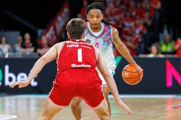 Jalen Finch Telekom Baskets Bonn, 00 , Zachary Ensminger BMA365 Bamberg Baskets, 01 , BMA365 Bamberg Baskets vs Telekom Baskets Bonn, Basketball, easyCredit BBL, Matchday 34, 10 05 2026 BMA365 Bamberg Baskets vs Telekom Baskets Bonn, Basketball, easyCredit BBL, Matchday 34, 10 05 2026 Bamberg Copyright: xEibner-Pressefoto G.xSantemizx EP_EER