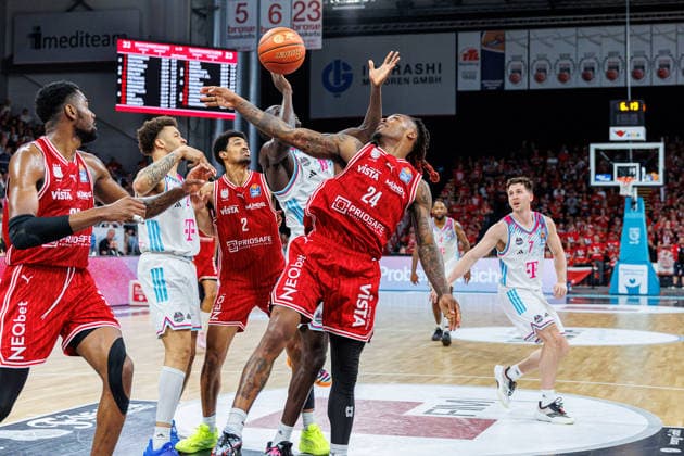 Ejiofor Onu BMA365 Bamberg Baskets, 35 , Alijah Comithier Telekom Baskets Bonn, 02 , Ibi Watson BMA365 Bamberg Baskets, 02 , Kur Jongkuch Telekom Baskets Bonn, 15 , Cobe Williams BMA365 Bamberg Baskets, 24 , BMA365 Bamberg Baskets vs Telekom Baskets Bonn, Basketball, easyCredit BBL, Matchday 34, 10 05 2026 BMA365 Bamberg Baskets vs Telekom Baskets Bonn, Basketball, easyCredit BBL, Matchday 34, 10 05 2026 Bamberg Copyright: xEibner-Pressefoto G.xSantemizx EP_EER