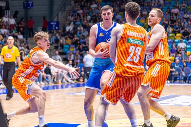 easyCredit Basketball Bundesliga BBL, Frankfurt am Main, Frankfurt Skyliners vs Ratiopharm Ulm, Süwag Energie Arena Frankfurt am Main 10 05 2026 easyCredit Basketball Bundesliga BBL, Frankfurt am Main, Germany 10 05 2026 Jacob Knauf Frankfurt Skyliners, 25 on the ball, Basketball Bundesliga, Match of Frankfurt Skyliners vs Ratiopharm Ulm Süwag Energie Arena Frankfurt am Main Copyright: xBEAUTIFULxSPORTS Freudensteinx