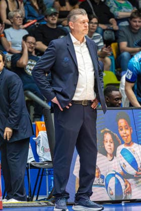 easyCredit Basketball Bundesliga BBL, Frankfurt am Main, Frankfurt Skyliners vs Ratiopharm Ulm, Süwag Energie Arena Frankfurt am Main 10 05 2026 easyCredit Basketball Bundesliga BBL, Frankfurt am Main, Germany 10 05 2026 Klaus Perwas Headcoach Frankfurt Skyliners during the game, Basketball Bundesliga, Game of Frankfurt Skyliners vs Ratiopharm Ulm Süwag Energie Arena Frankfurt am Main Copyright: xBEAUTIFULxSPORTS Freudensteinx
