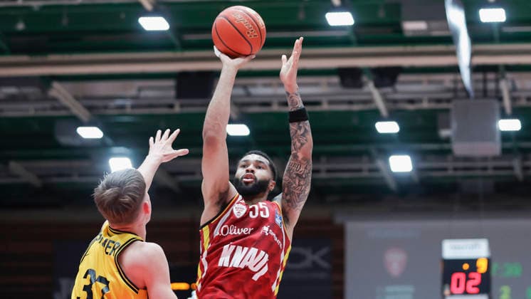 In the picture from left Julis Baumer MHP RIESEN Ludwigsburg, 37 against David Muenkat Wuerzburg Baskets, 55 on the ball 10 05 2026, Basketball, Fitness First Wuerzburg Baskets vs MHP Riesen Ludwigsburg, easyCredit BBL, Matchday 34, Germany, 97072, tectake Arena Wuerzburg, Copyright: HMBxMedia xJulienxBecker