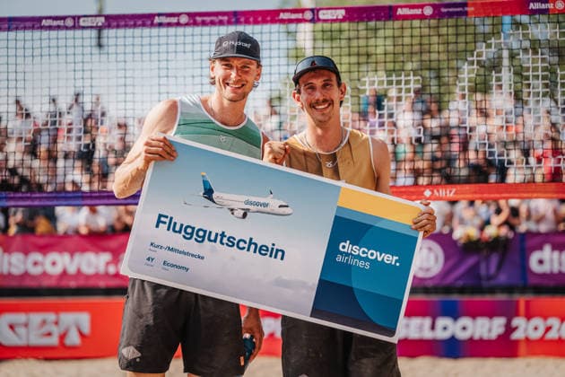 Beach volleyball men Allianz German Beach Tour 2026 Tourstop Düsseldorf 10 05 2026 f l Paul Henning and Lukas Pfretzschner win the tournament in Düsseldorf and cheer Düsseldorf Robert Lehr Ufer Nordrhein Westfalen Germany
