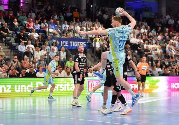 10 05 2026 Handball 1 Bundesliga DAIKIN HBL Season 2025 2026 31 Matchday HC Erlangen Metropolregion Nuremberg HCE VfL Gummersbach OGo xogox Kristjan Horzen 27, VfL Gummersbach