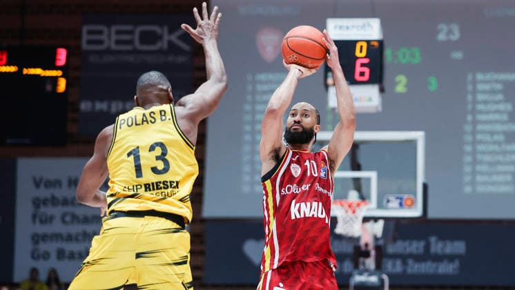 In the picture from left Yorman Polas Bartolo MHP RIESEN Ludwigsburg, 13 against Davion Mintz Wuerzburg Baskets, 10 on the ball 10 05 2026, Basketball, Fitness First Wuerzburg Baskets vs MHP Riesen Ludwigsburg, easyCredit BBL, 34 Matchday, Germany, 97072, tectake Arena Wuerzburg, Copyright: HMBxMedia xJulienxBecker